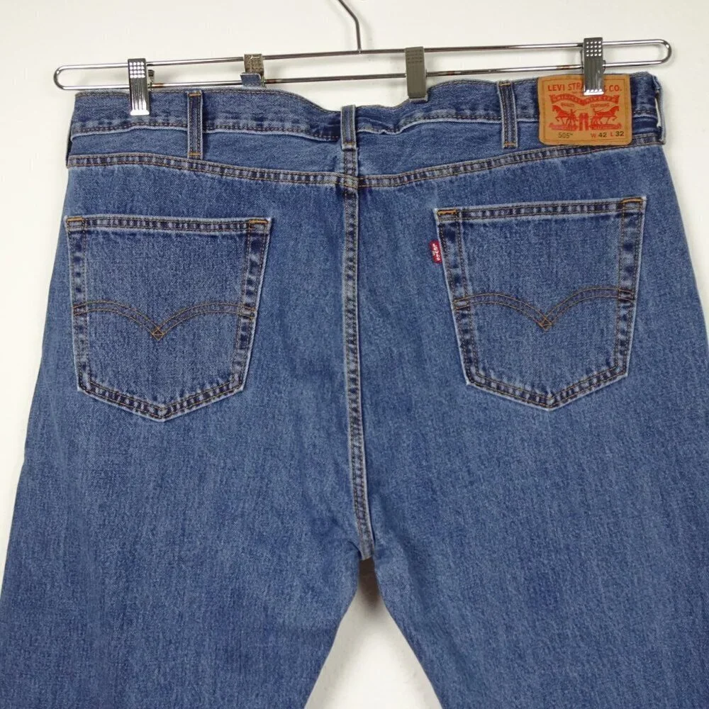 Levi's 505 Straight Leg Jeans Men's Size 42x32 Blue Denim Cotton